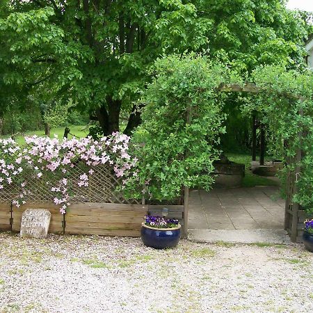 Chez Scallan B&B Sens sur Seille Екстериор снимка