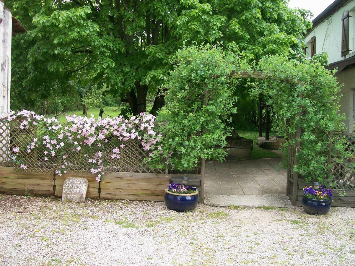 Chez Scallan B&B Sens sur Seille Екстериор снимка