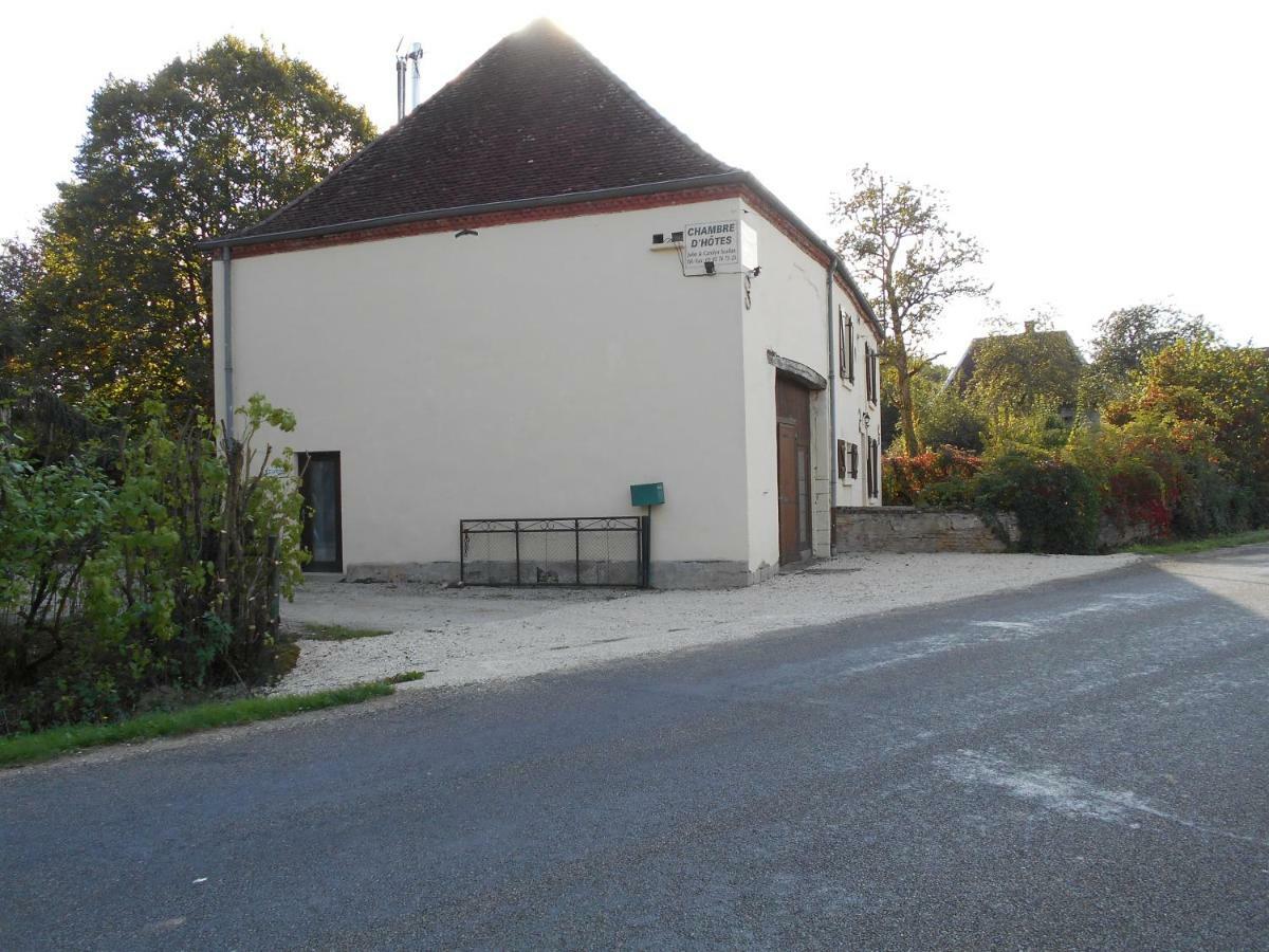 Chez Scallan B&B Sens sur Seille Екстериор снимка